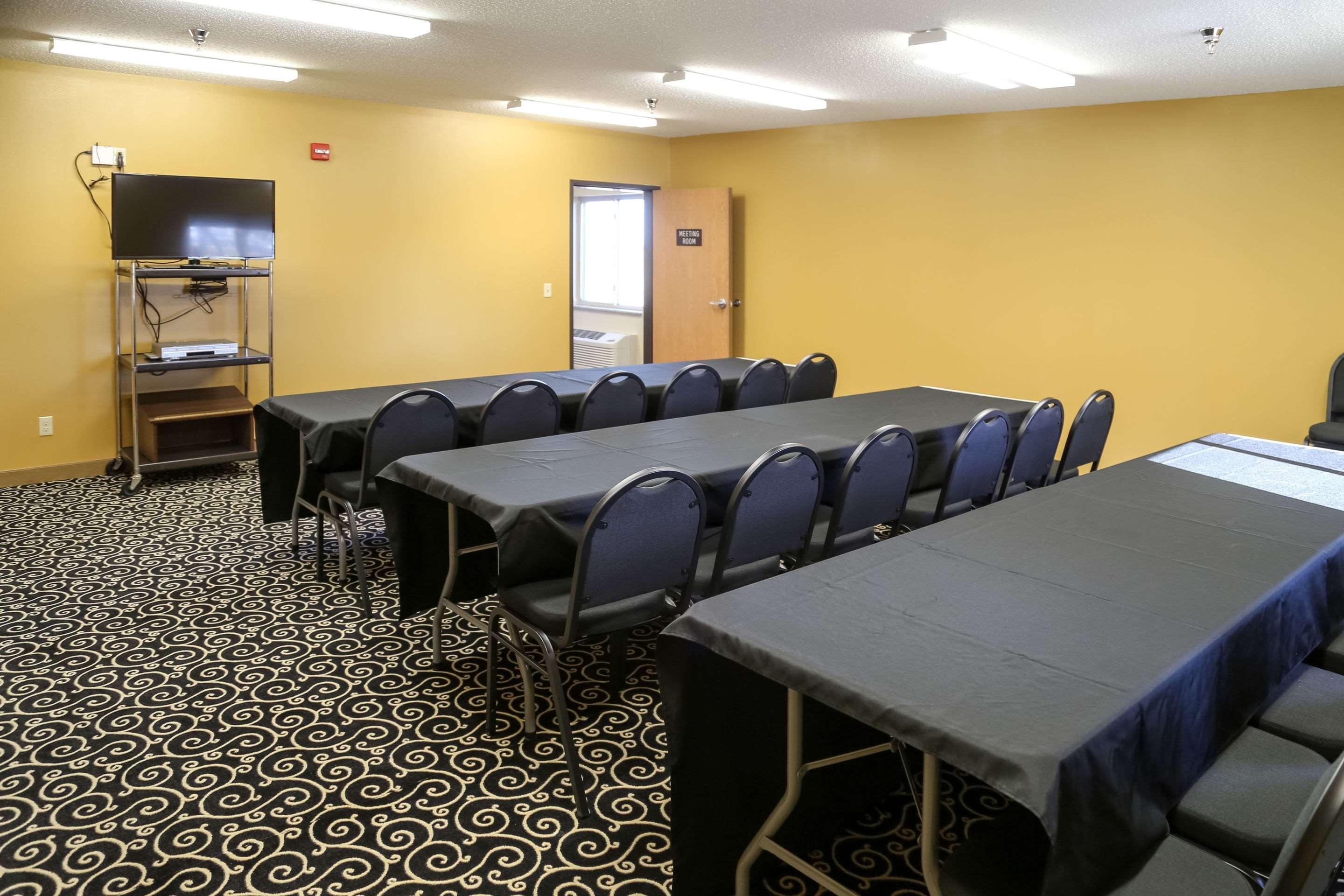 Quality Inn & Suites Watertown Near Prairie Lakes Ice Arena Екстер'єр фото