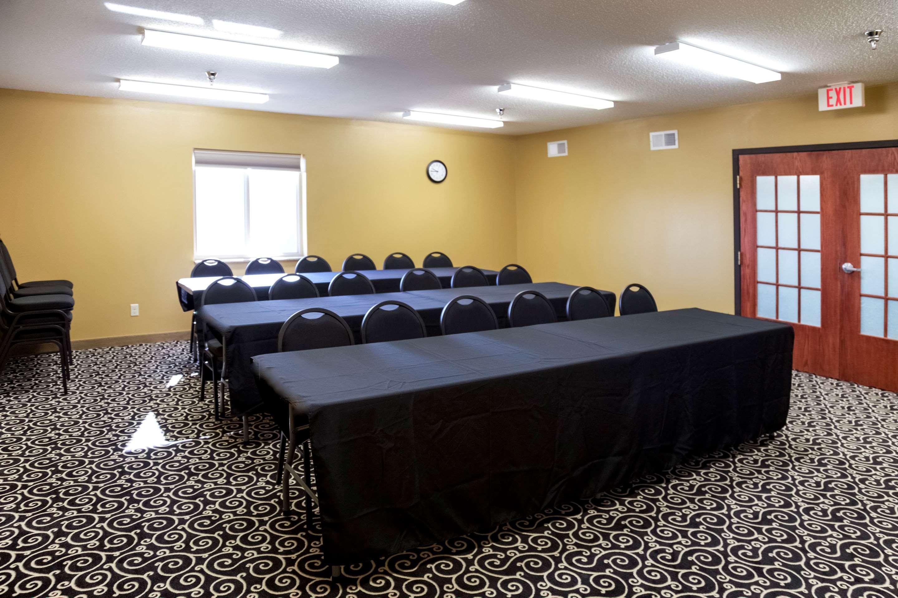 Quality Inn & Suites Watertown Near Prairie Lakes Ice Arena Екстер'єр фото