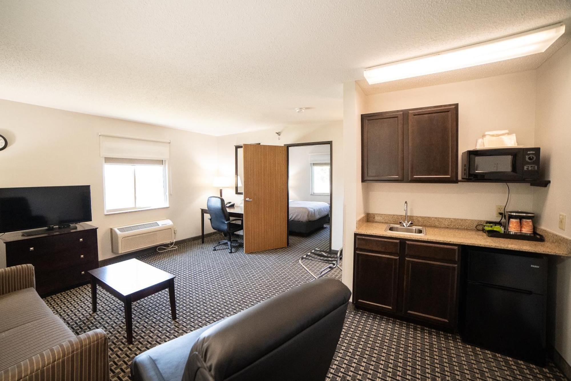 Quality Inn & Suites Watertown Near Prairie Lakes Ice Arena Екстер'єр фото
