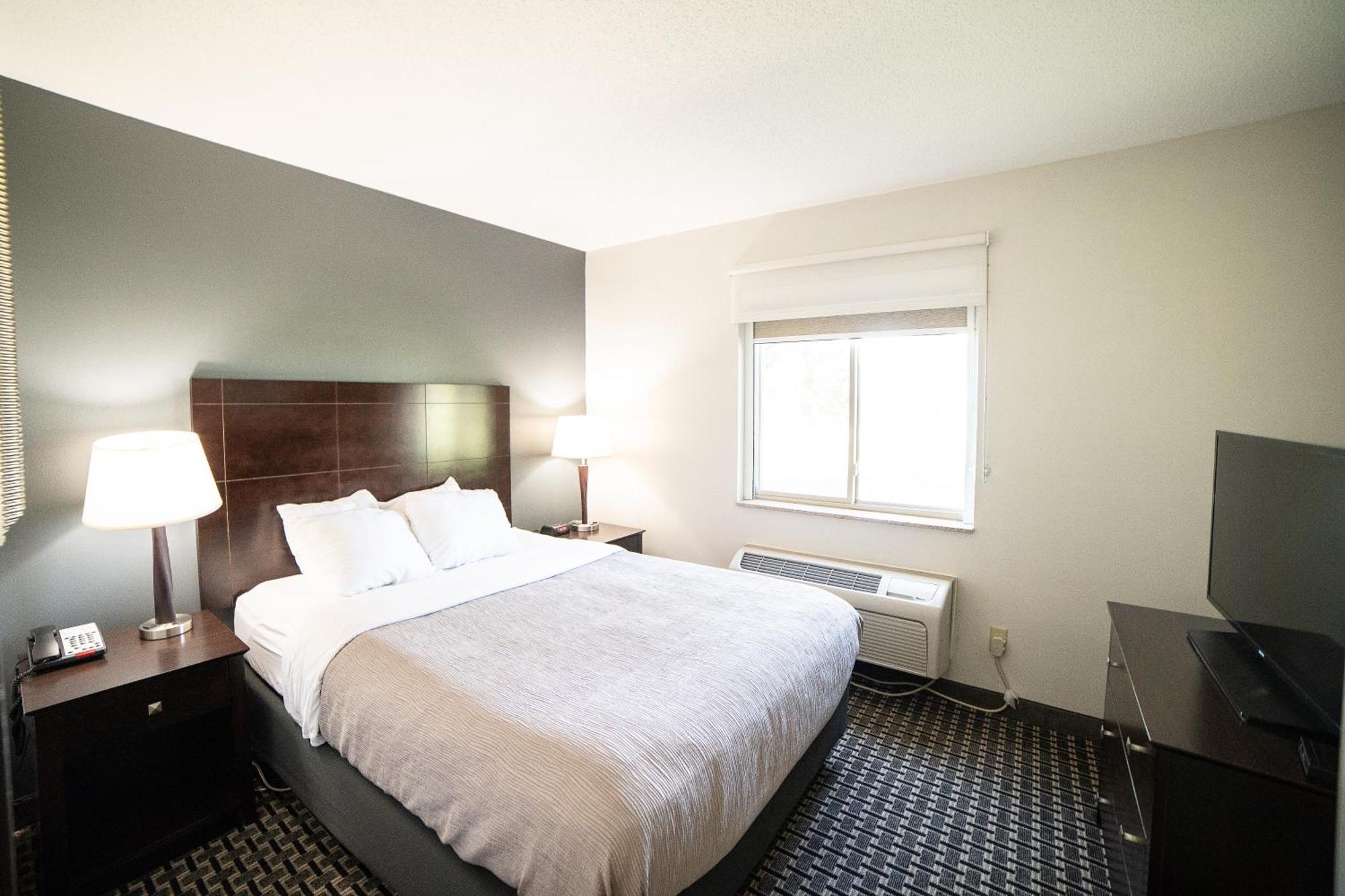 Quality Inn & Suites Watertown Near Prairie Lakes Ice Arena Екстер'єр фото