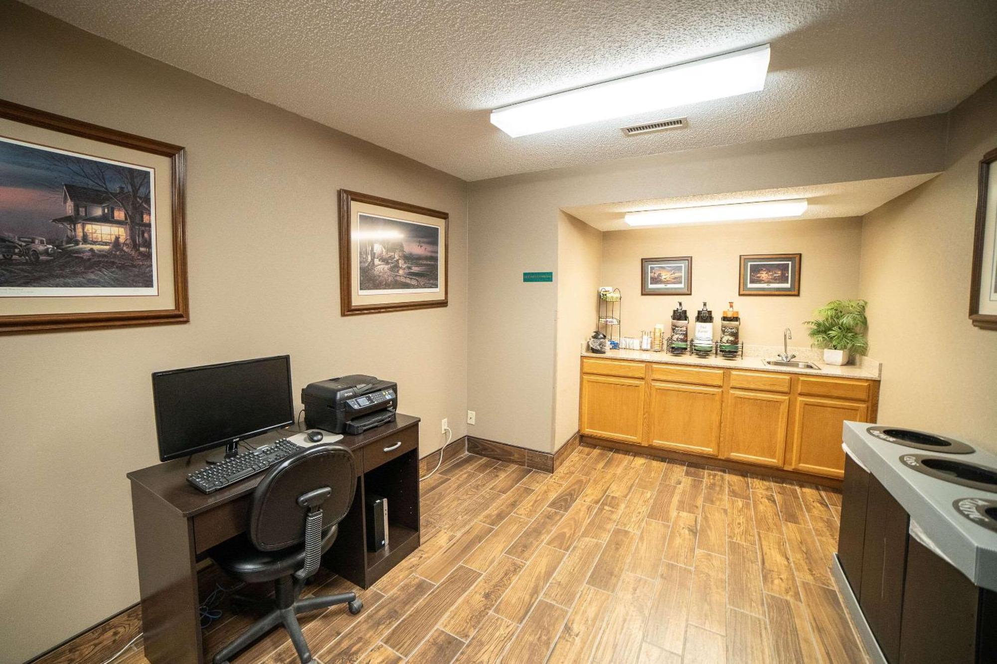 Quality Inn & Suites Watertown Near Prairie Lakes Ice Arena Екстер'єр фото
