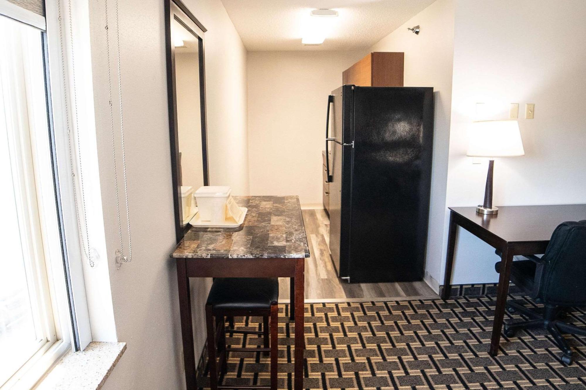 Quality Inn & Suites Watertown Near Prairie Lakes Ice Arena Екстер'єр фото