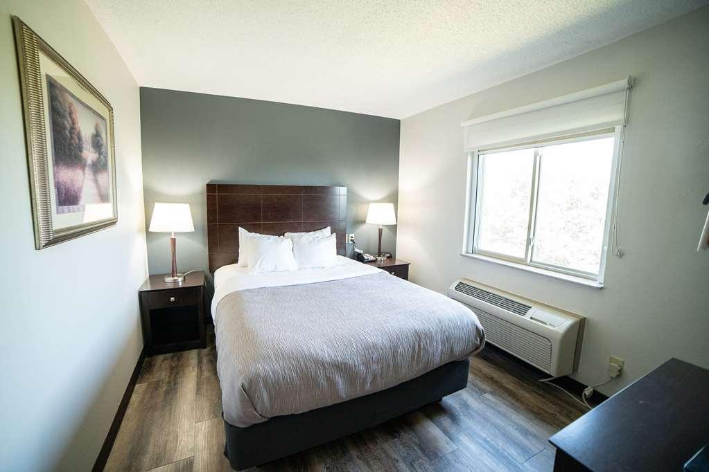 Quality Inn & Suites Watertown Near Prairie Lakes Ice Arena Номер фото